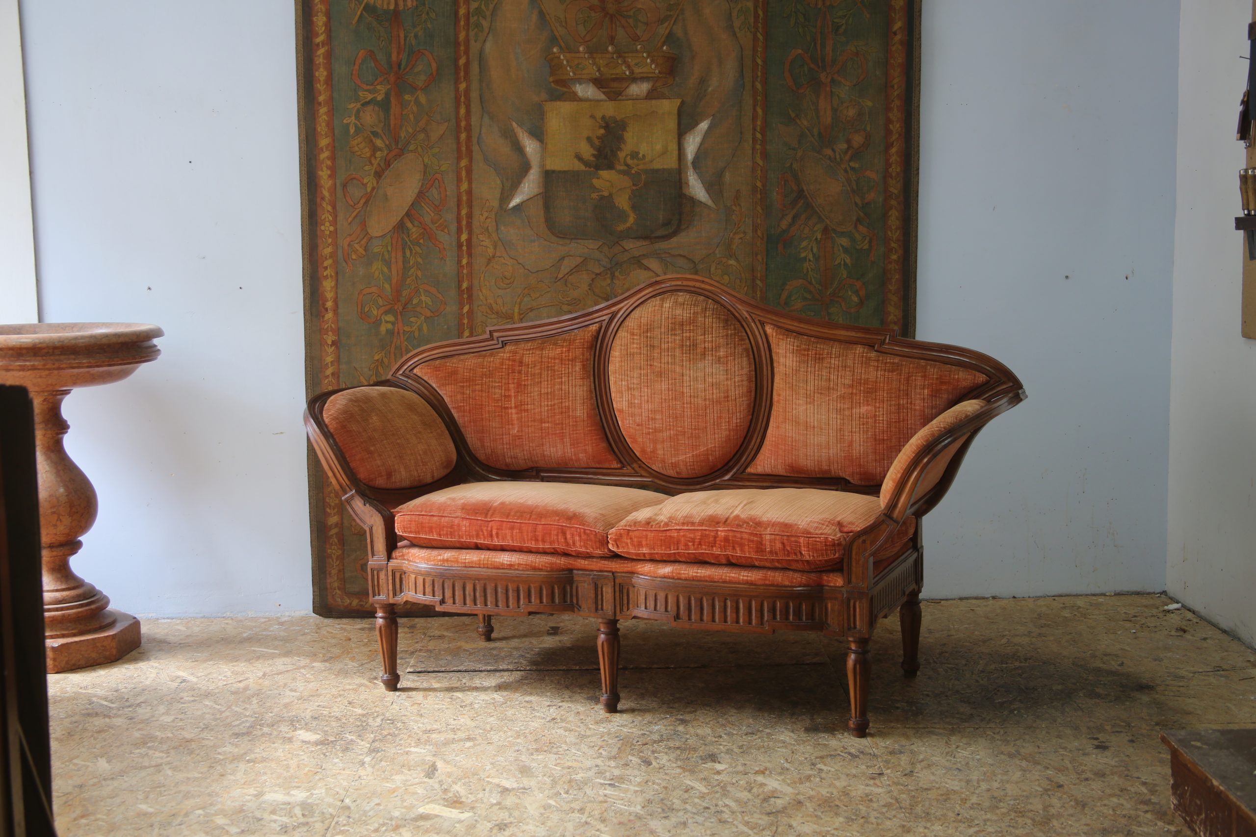 Canapé/banquette à Chassis En Noyer Mouluré, Italie, XVIII-xixe