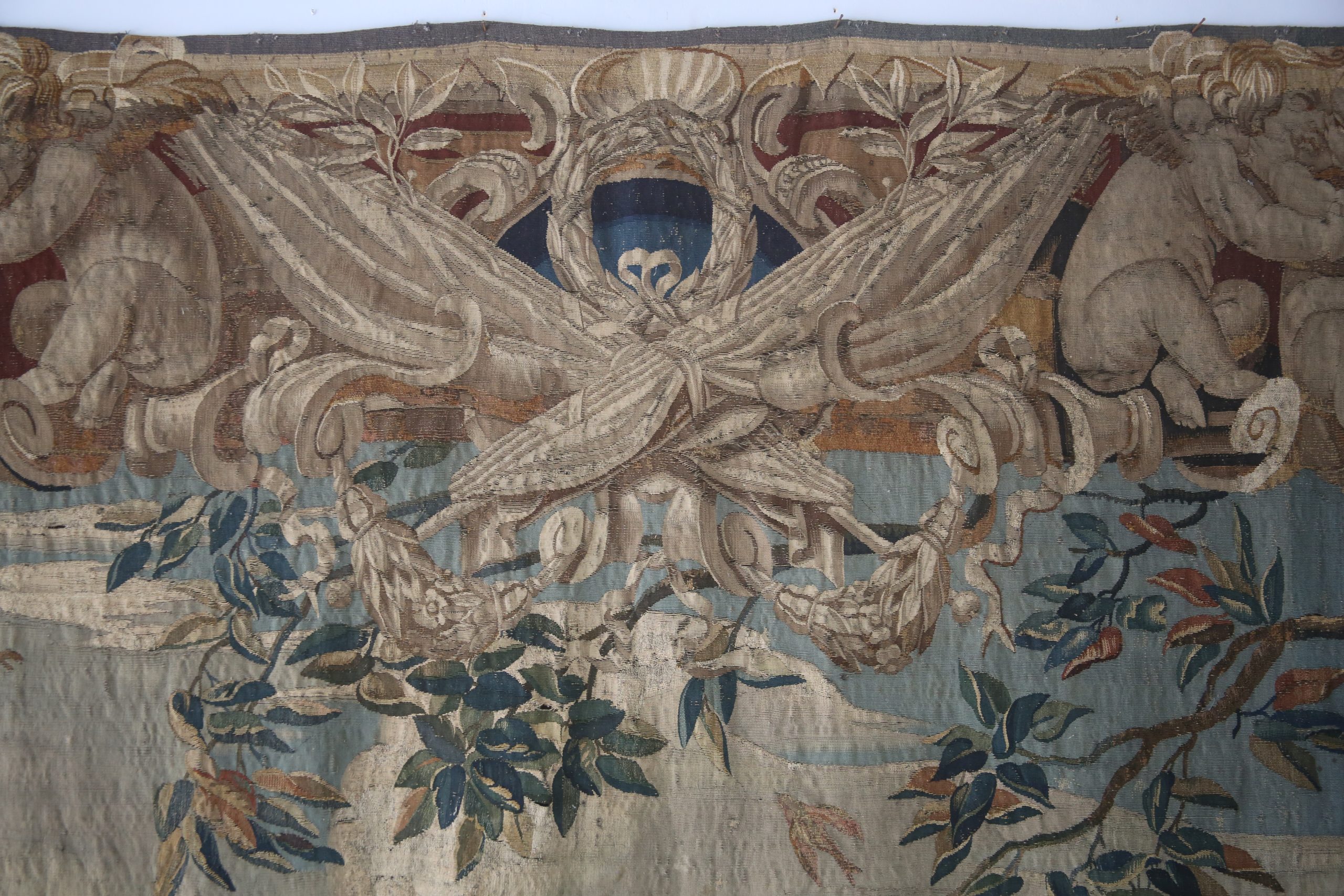 Importante tapisserie, Apollon Et Cupidon, Atelier du Faubourg St Marcel, vers 1635-1650