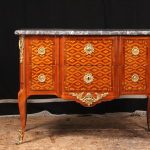 Commode en marqueterie d’époque transition, vers 1770