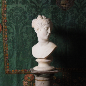 Vénus italique, Buste en marbre d’après Canova, vers 1850.