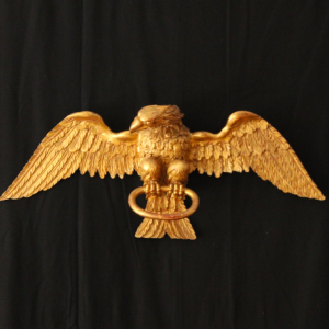Aigle en bois doré, première moitié du XIXème siècle