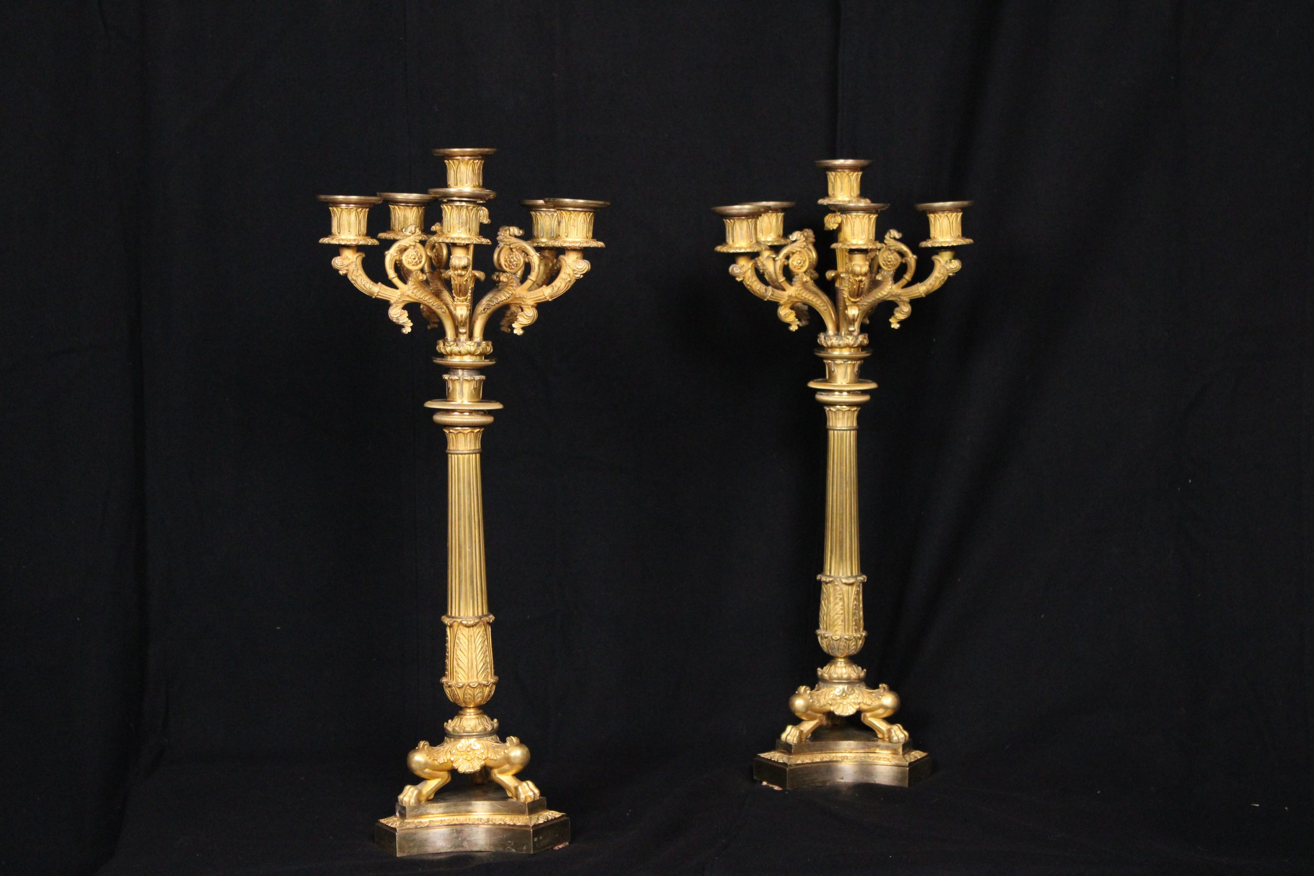 Paire de candélabres à 6 lumières, en bronze doré, d&rsquo;époque XIXe Charles X