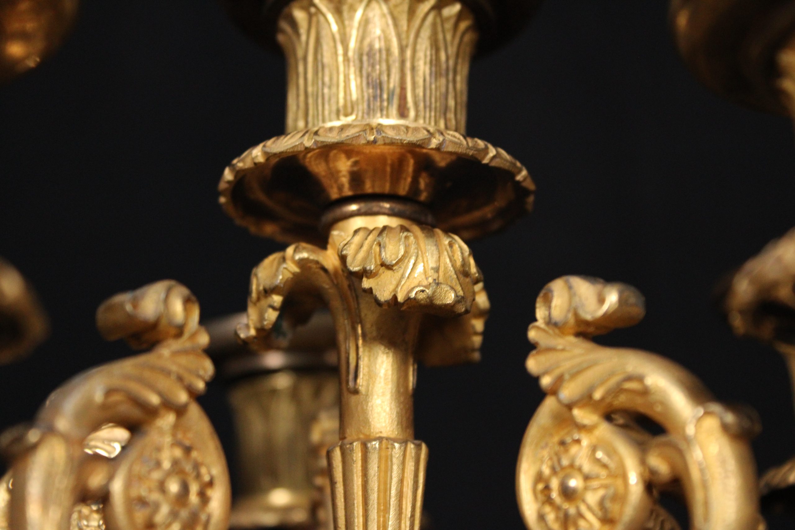Paire de candélabres à 6 lumières, en bronze doré, d'époque XIXe Charles X – Image 8