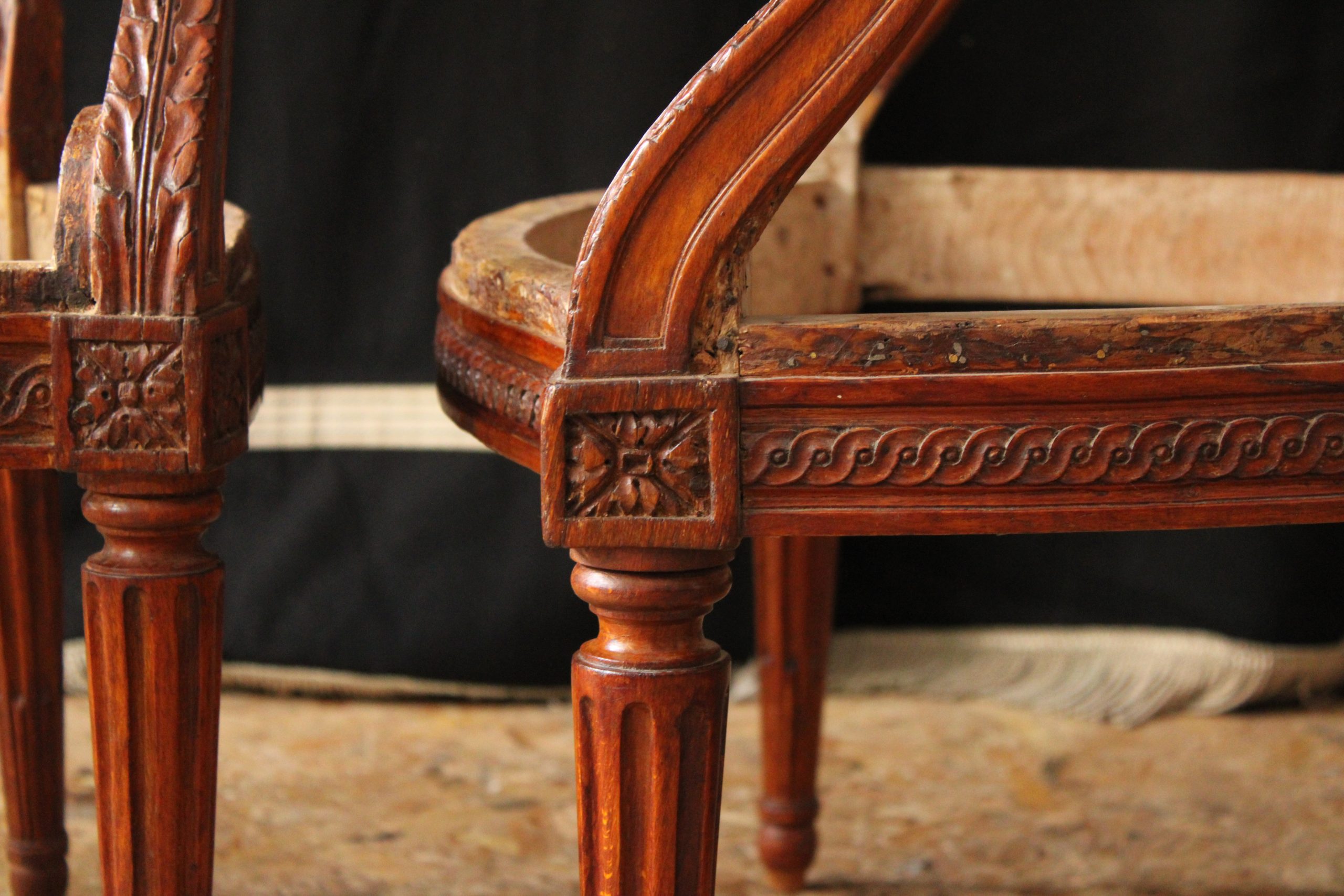 Paire de fauteuils Cabriolets d'époque Louis XVI Estampillée Georges Jacob