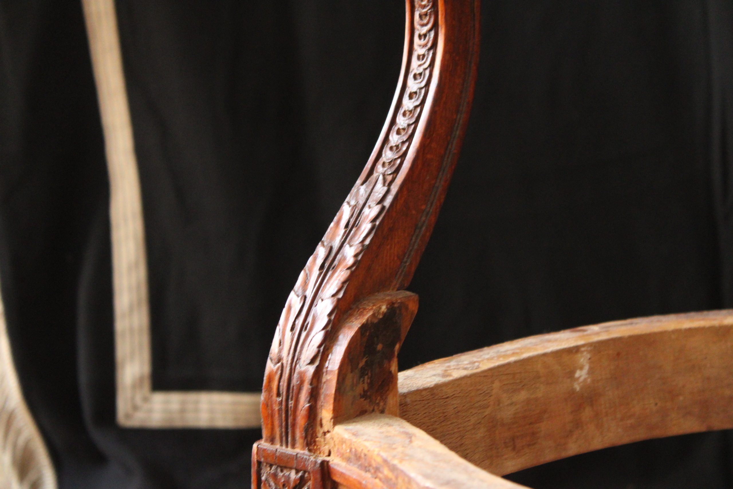 Paire de fauteuils Cabriolets d'époque Louis XVI Estampillée Georges Jacob