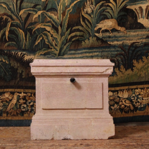 Fontaine en Pierre Néoclassique