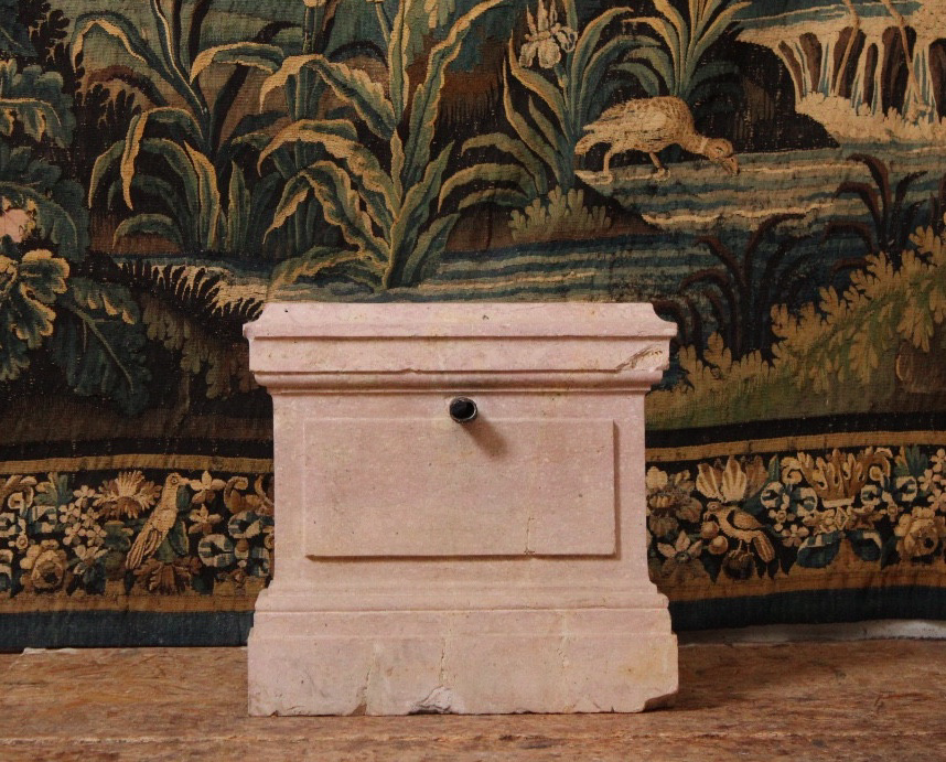 Fontaine en Pierre Néoclassique