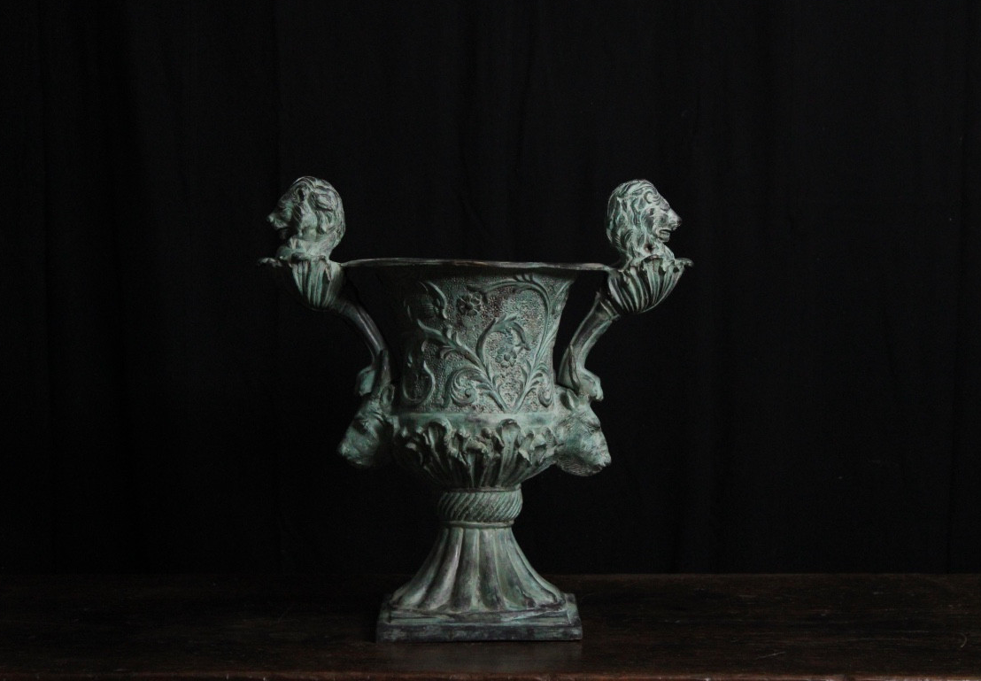Grand vase Medicis en bronze patiné, XXe décor à l’Antique – Image 6