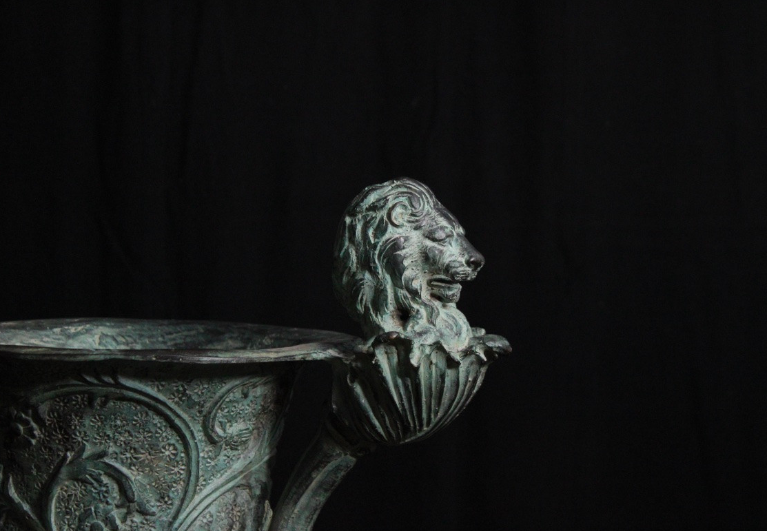 Grand vase Medicis en bronze patiné, XXe décor à l’Antique – Image 5