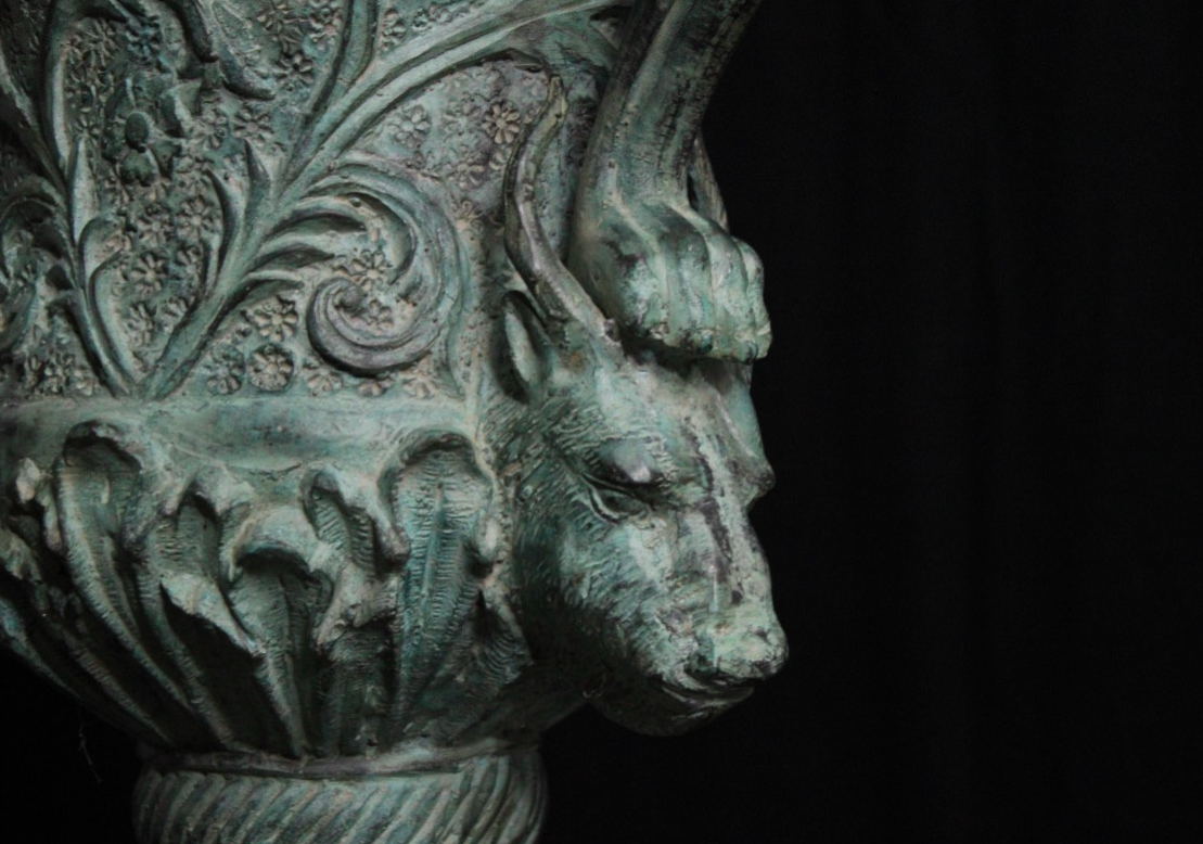 Grand vase Medicis en bronze patiné, XXe décor à l’Antique – Image 3