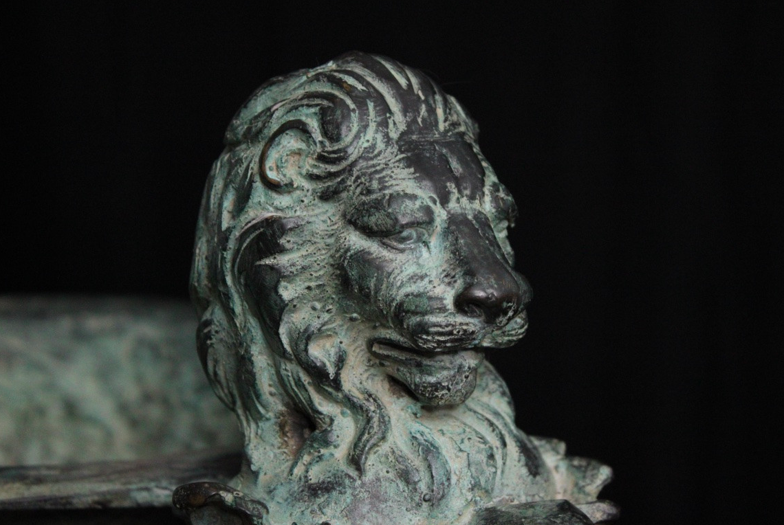 Grand vase Medicis en bronze patiné, XXe décor à l’Antique – Image 2