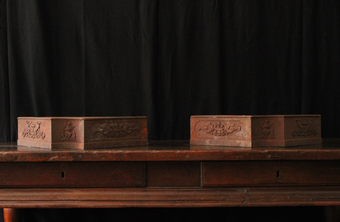 Paire de socles / porte-vase en fonte, style Empire