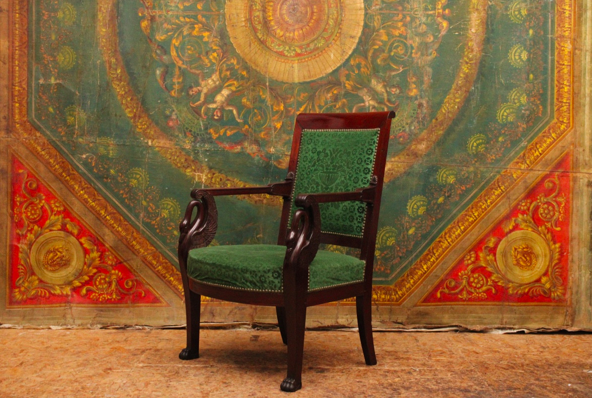 Fauteuil en acajou aux cygnes, époque Empire vers 1810