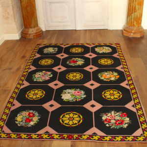 Tapis, tapisserie au point, style Charles X