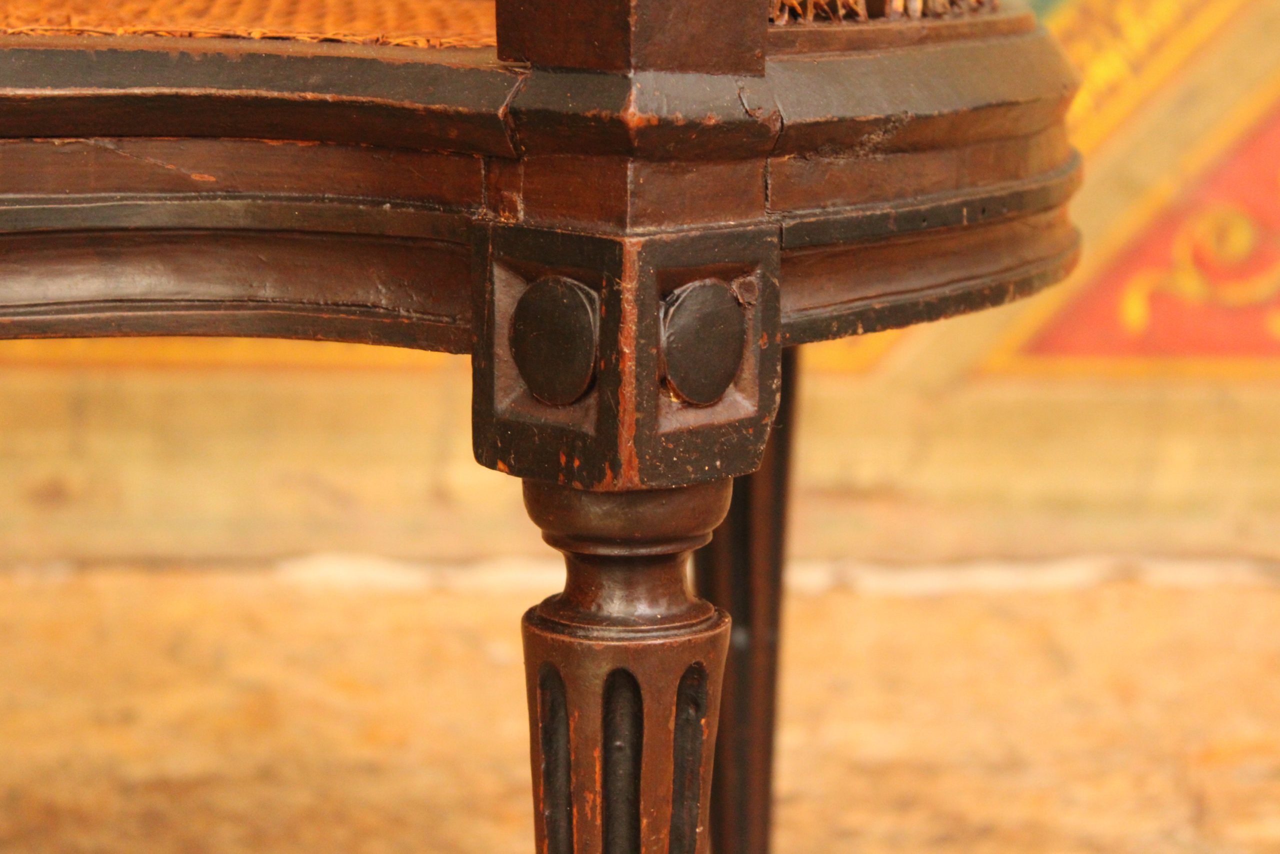 Fauteuil de bureau canné dit 'Couillard' en merisier laqué noir, époque Louis XVI – Image 6
