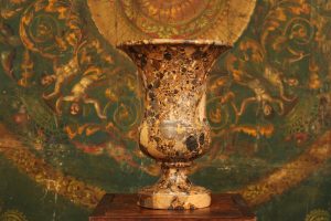 Vase Médicis en marbre brèche d’Alep, XIXeme