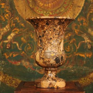 Vase Médicis en marbre brèche d’Alep, XIXeme