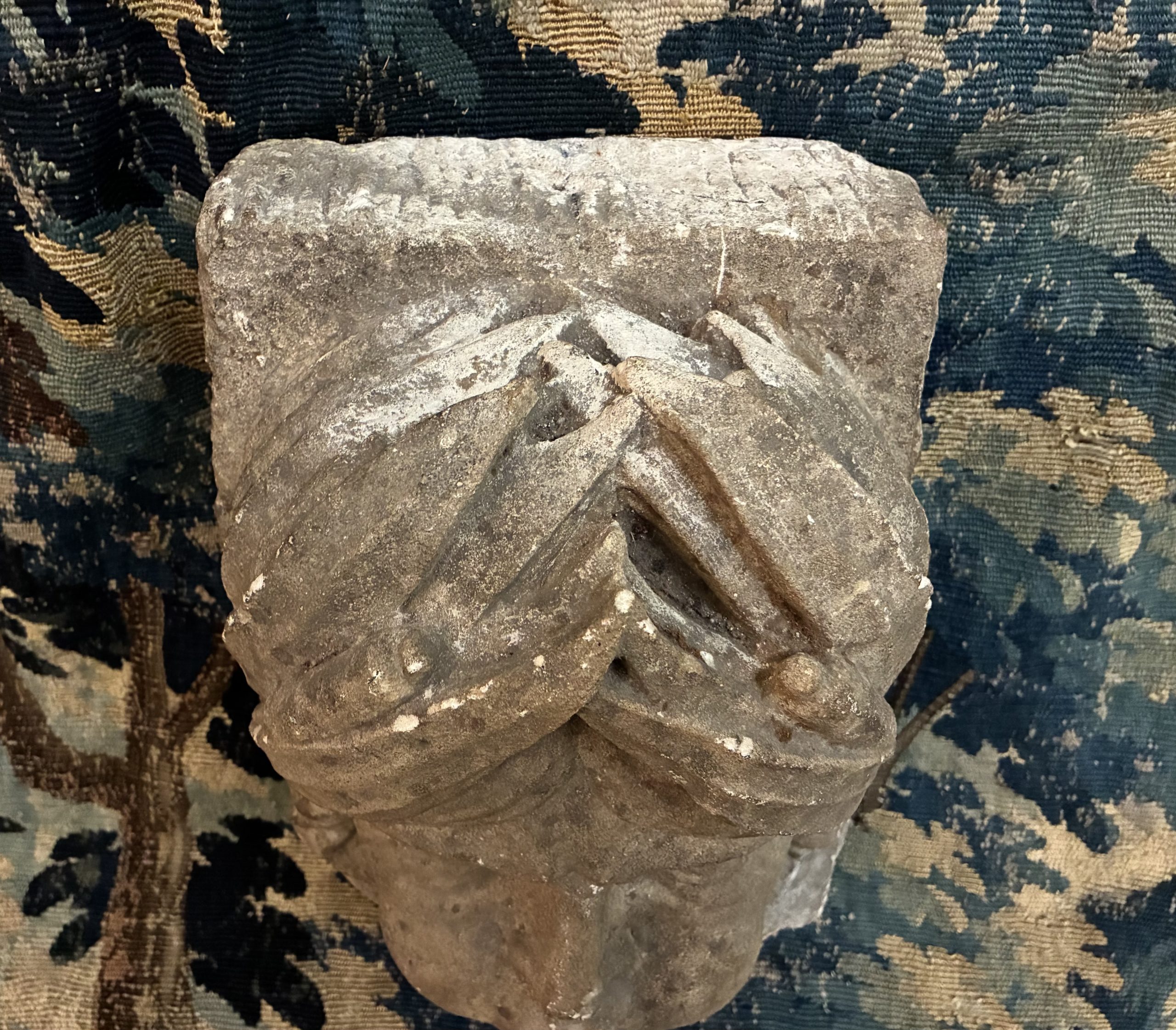 Bouche de fontaine / mascaron en pierre calcaire, XVIIIe siècle – Image 4
