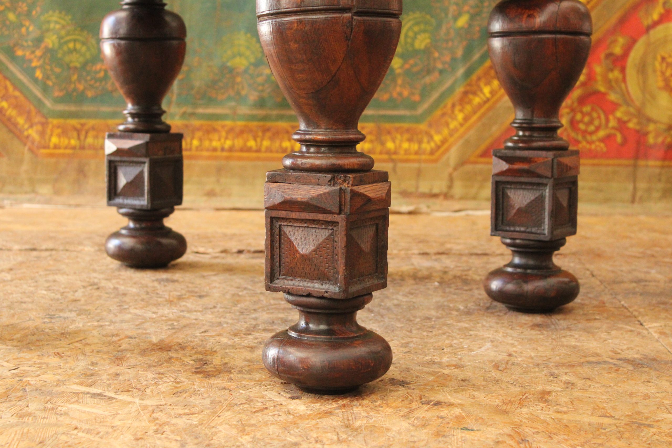 Table à tiroir en chêne de style XVIIe, ouvrage du XIXe siècle belge. – Image 3