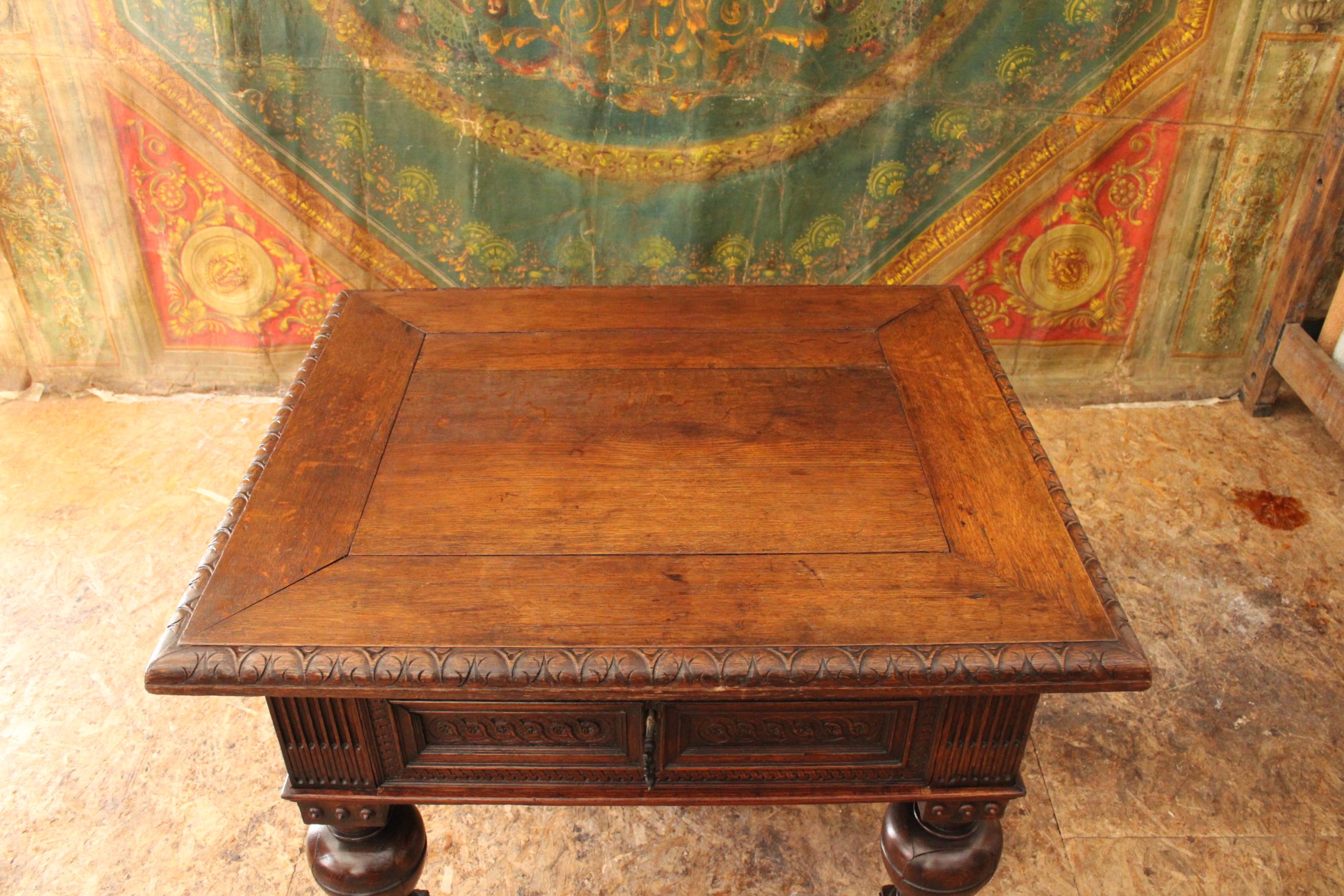 Table à tiroir en chêne de style XVIIe, ouvrage du XIXe siècle belge. – Image 4