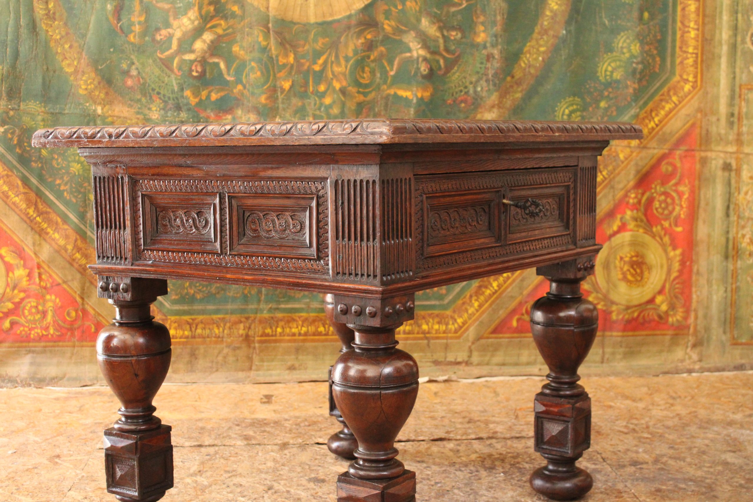 Table à tiroir en chêne de style XVIIe, ouvrage du XIXe siècle belge. – Image 5