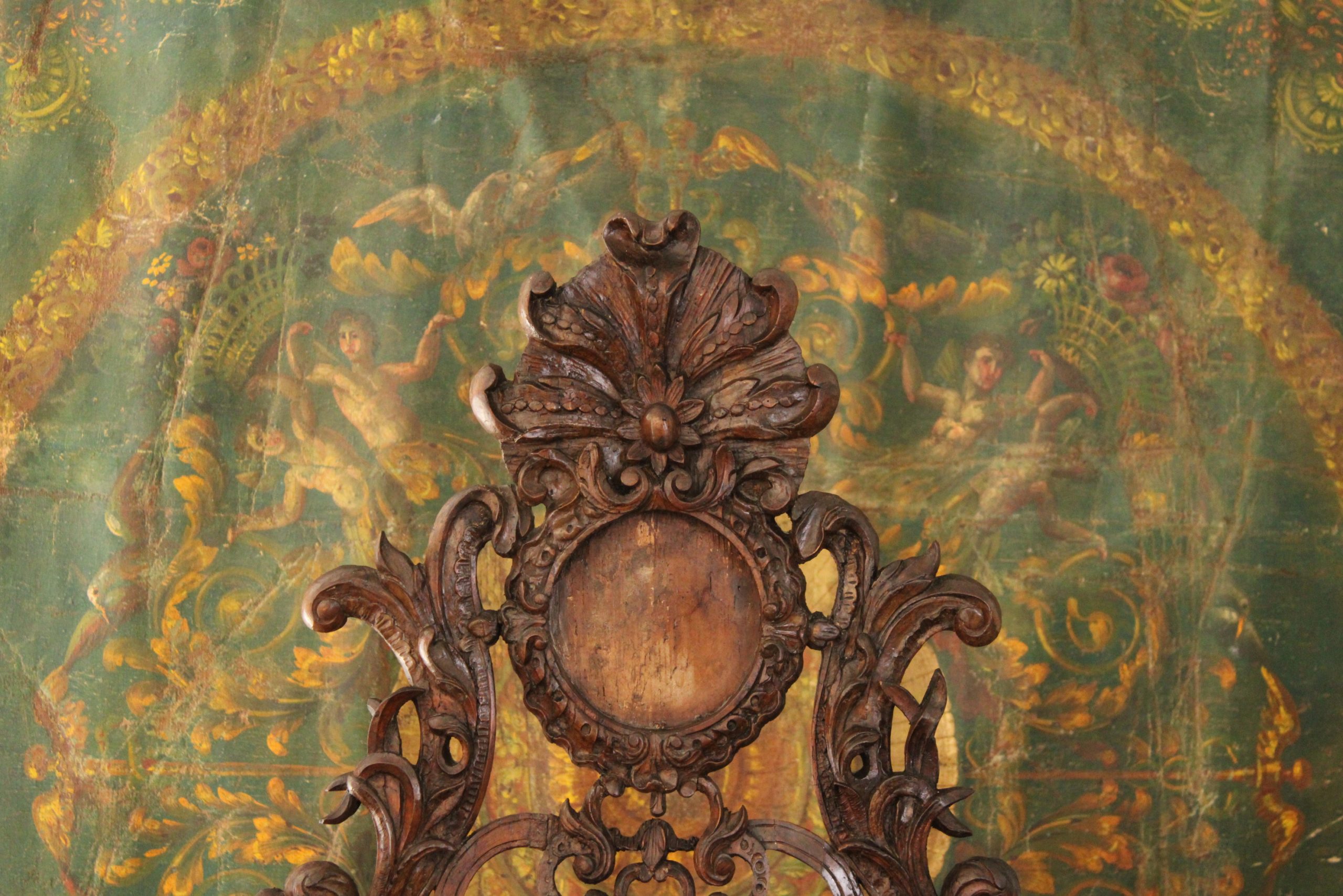 Elément de boiserie ou porte reliques, ornements rocaille en tilleul sculpté, XVIIIe s – Image 3