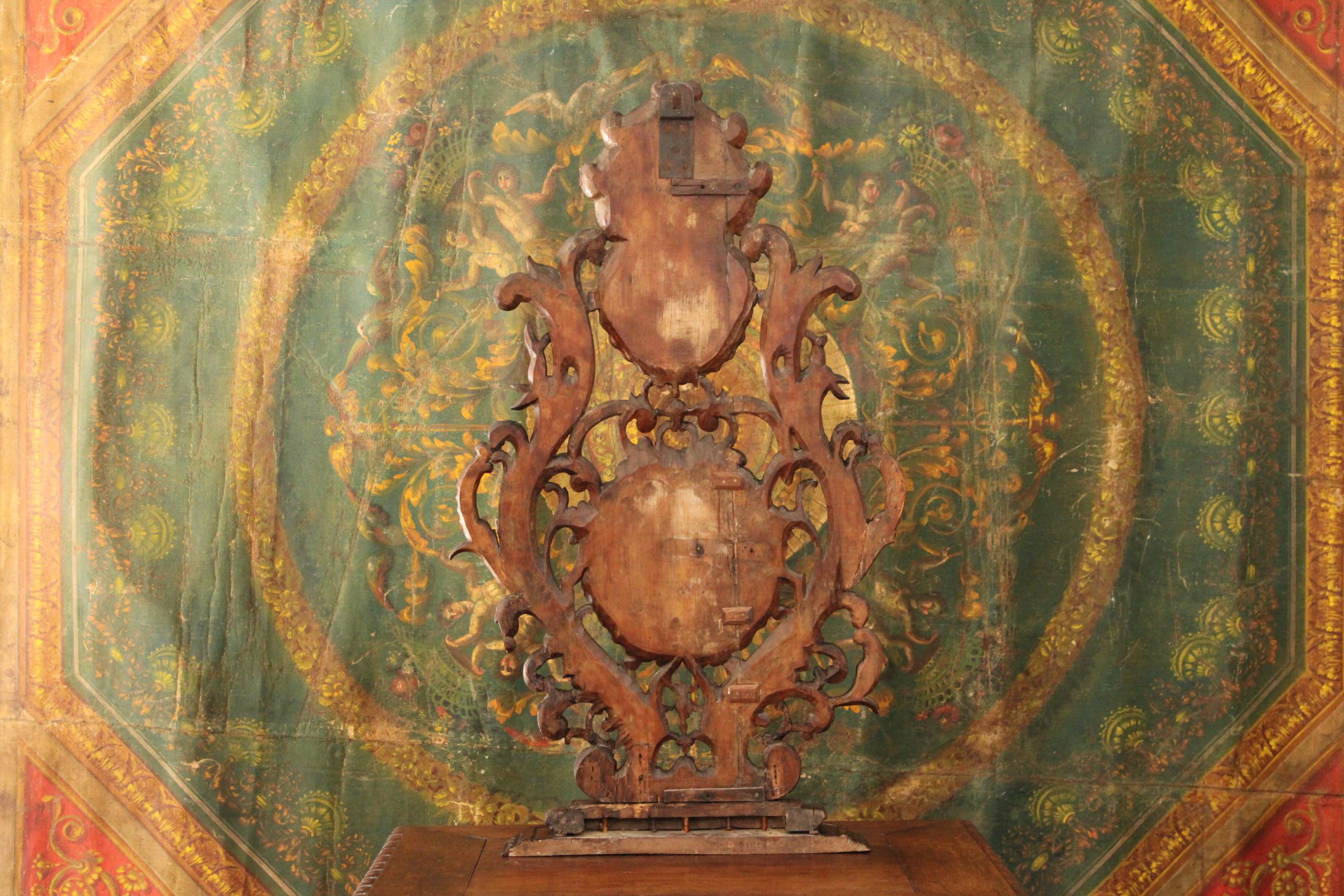 Elément de boiserie ou porte reliques, ornements rocaille en tilleul sculpté, XVIIIe s – Image 8