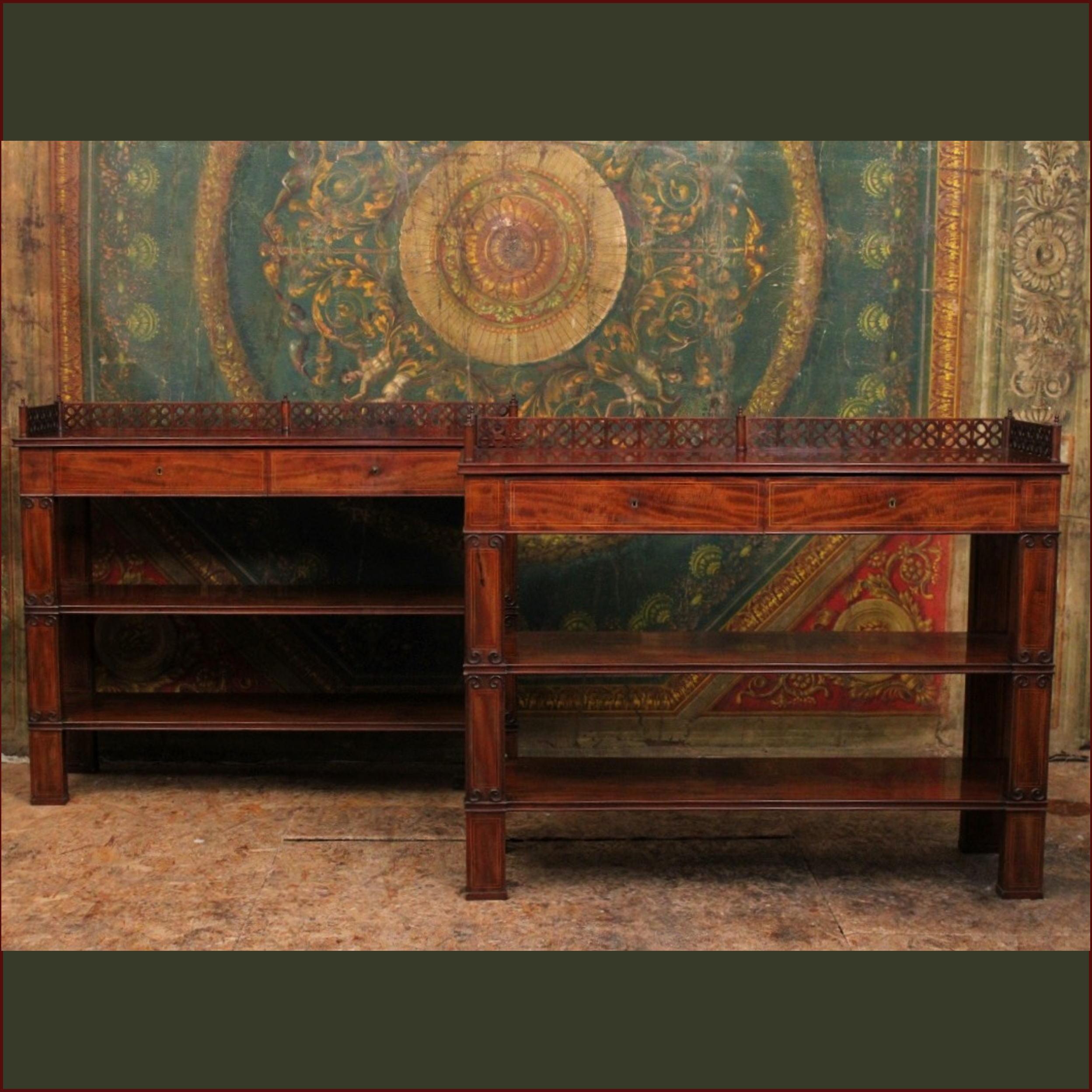 Paire de consoles dessertes en acajou, XIXe s époque Charles X