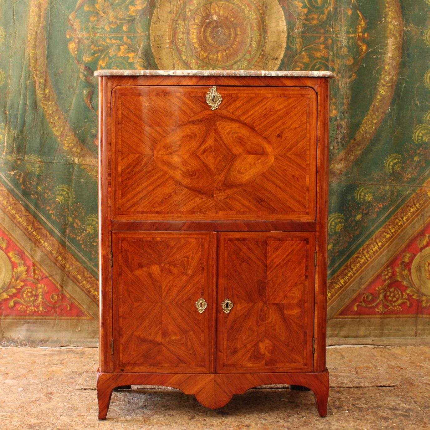 Secrétaire d’époque Louis XV en placage de bois de rose