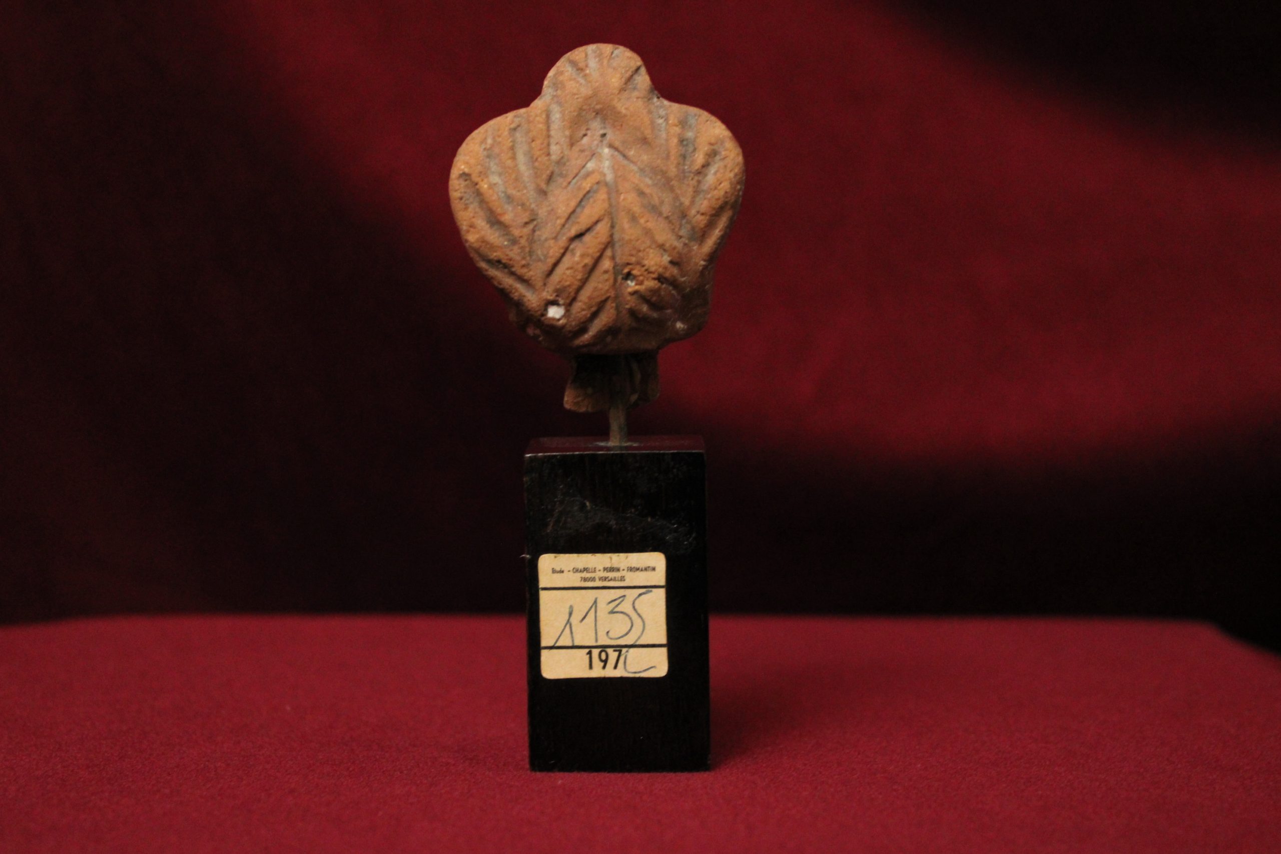Tête de femme en terre cuite, Eypte époque Romaine